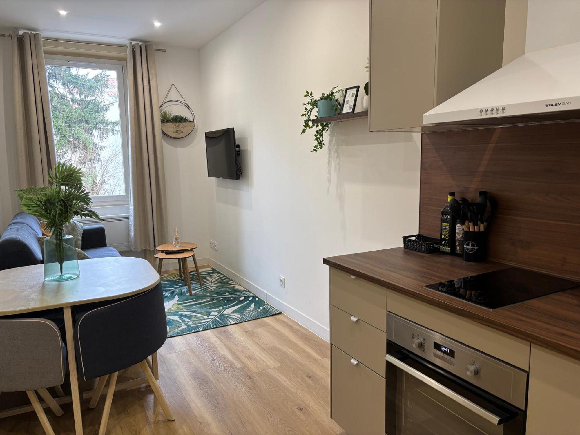 Elegant T2 A Bron, Tramway A 2Min, Box Parking, 4Personnes Exterior foto